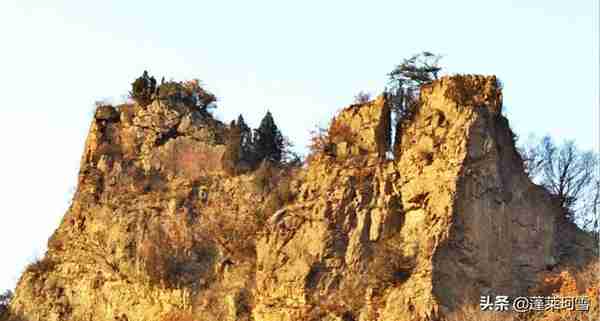 没有红叶的辽宁本溪关门山，人称东北小黄山，依然美丽迷人