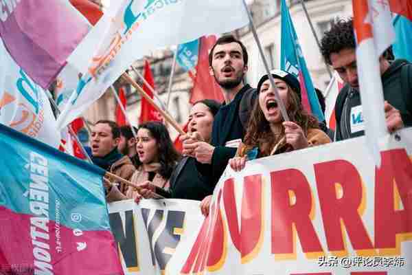 法国爆发全国大罢工！百万人上街抗议退休制
