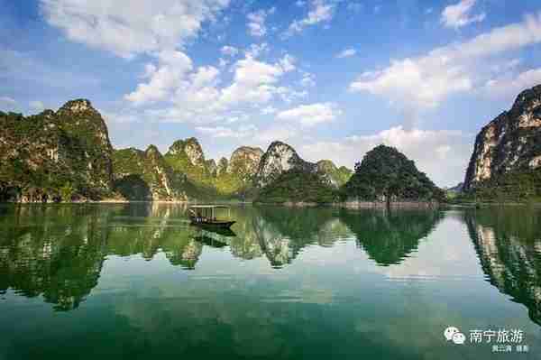 “中国下龙湾”——上林大龙湖，看青峰并立，碧水连天