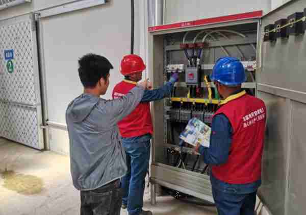 国网高台县供电公司：“红马甲”主动服务 供暖期“满格”用电
