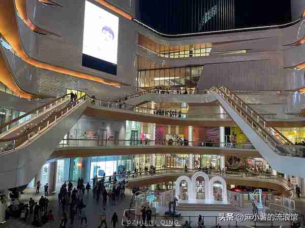 上海又一标志性购物中心，花10年才建成风格独特，400+品牌逛花眼